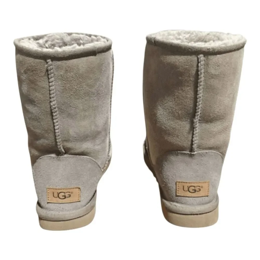 UGG Classic Short Waterproof Winter Boot Size 9